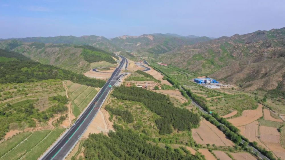 延中高速公路河北段選用上海勛飛高科技系列產(chǎn)品，確保道路安全(圖1)